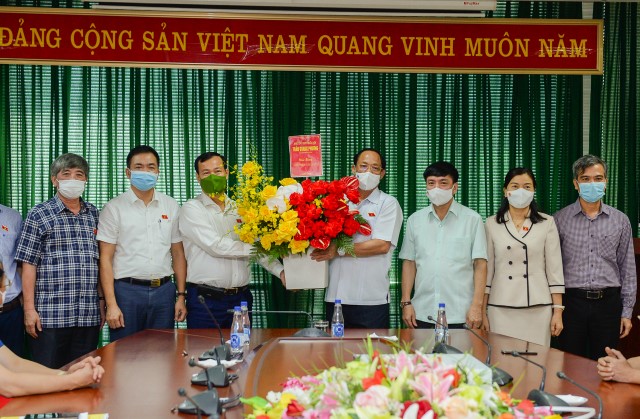 HÌNH ẢNH PHÓ CHỦ TỊCH QUỐC HỘI TRẦN QUANG PHƯƠNG THĂM, CHÚC MỪNG ỦY BAN QUỐC PHÒNG VÀ AN NINH NHÂN KỶ NIỆM NGÀY TRUYỀN THỐNG LLCAND 19/8